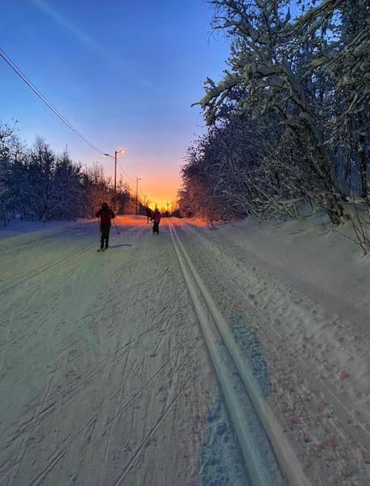 With Free Parking Near Trail * Тромсё